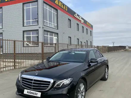 Mercedes-Benz E 200 2018 года за 17 500 000 тг. в Атырау