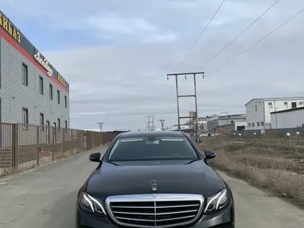 Mercedes-Benz E 200 2018 года за 17 500 000 тг. в Атырау – фото 2