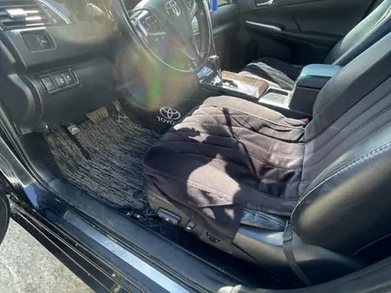 Toyota Camry 2015 года за 10 200 000 тг. в Уральск – фото 5