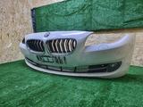 Передний бампер BMW F10 за 150 000 тг. в Астана – фото 2