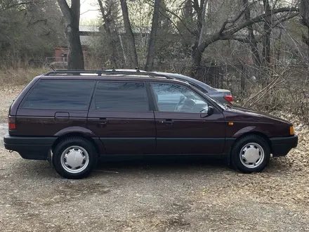 Volkswagen Passat 1993 года за 2 400 000 тг. в Усть-Каменогорск – фото 2