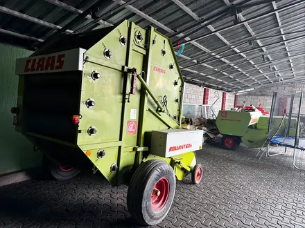 Claas  Рулонный пресс подборщик ROLANT 44 2005 года в Алматы – фото 3