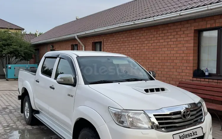 Toyota Hilux 2015 года за 11 100 000 тг. в Атырау