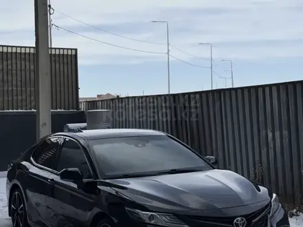 Toyota Camry 2019 года за 10 000 000 тг. в Атырау – фото 5