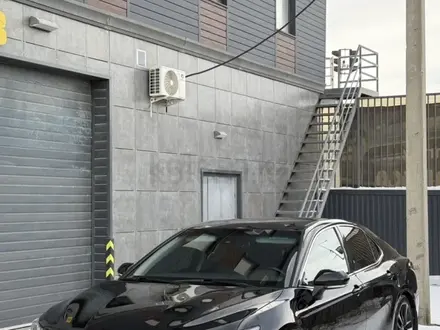 Toyota Camry 2019 года за 10 000 000 тг. в Атырау