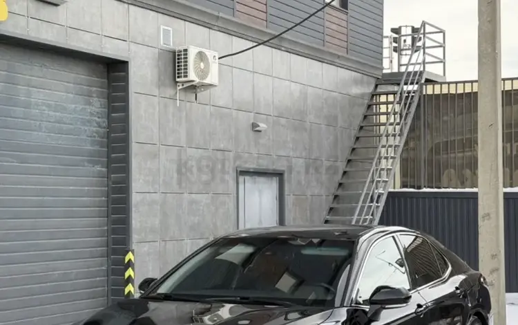 Toyota Camry 2019 года за 10 000 000 тг. в Атырау