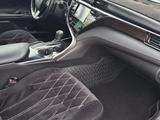 Toyota Camry 2019 года за 12 200 000 тг. в Актобе – фото 4