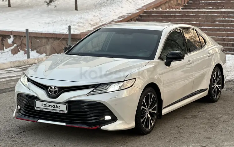 Toyota Camry 2020 года за 18 450 000 тг. в Алматы