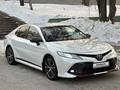 Toyota Camry 2020 года за 18 450 000 тг. в Алматы – фото 3