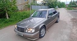 Mercedes-Benz E 220 1992 годаүшін1 900 000 тг. в Алматы – фото 2