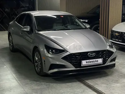 Hyundai Sonata 2021 года за 10 500 000 тг. в Астана – фото 2