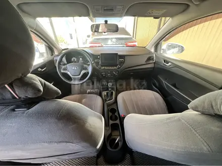 Hyundai Accent 2020 года за 8 200 000 тг. в Актау – фото 5
