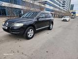 Volkswagen Touareg 2003 года за 4 980 000 тг. в Астана – фото 3