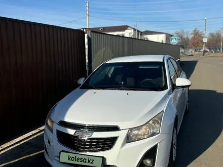 Chevrolet Cruze 2012 года за 3 200 000 тг. в Атырау – фото 10