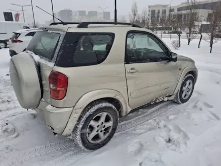 Toyota RAV4 2001 года за 4 100 000 тг. в Астана – фото 2