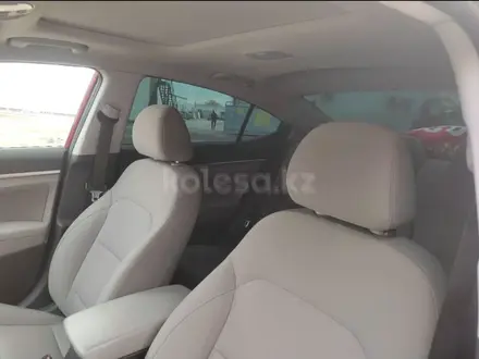 Hyundai Elantra 2019 года за 8 000 000 тг. в Актау – фото 4