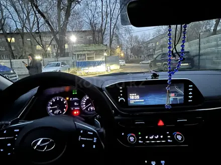 Hyundai Sonata 2019 года за 12 000 000 тг. в Алматы – фото 15