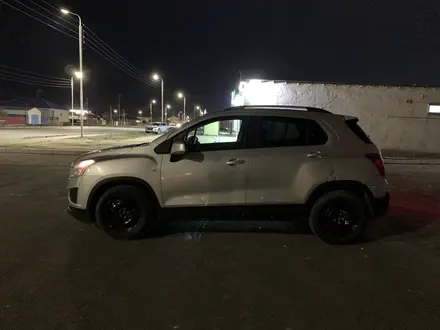 Chevrolet Tracker 2015 года за 4 500 000 тг. в Атырау – фото 4