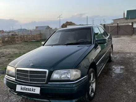 Mercedes-Benz C 220 1994 года за 1 500 000 тг. в Караганда – фото 2