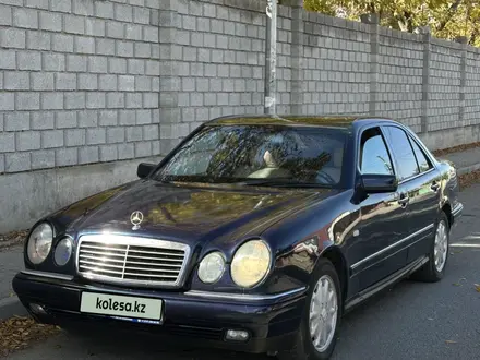 Mercedes-Benz E 230 1996 года за 2 350 000 тг. в Шымкент – фото 3