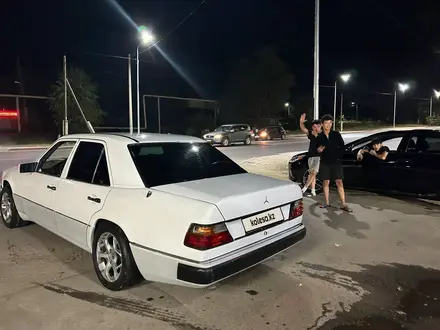 Mercedes-Benz E 230 1991 года за 1 300 000 тг. в Алматы – фото 4