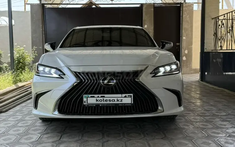 Lexus ES 250 2020 года за 26 000 000 тг. в Шымкент