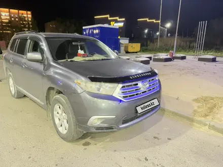 Toyota Highlander 2011 года за 9 450 000 тг. в Усть-Каменогорск – фото 2