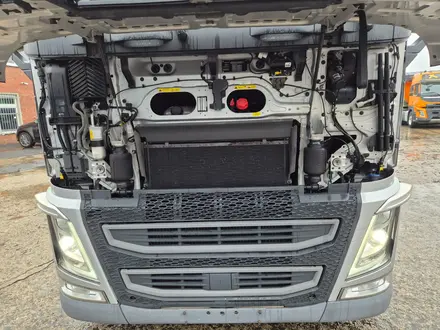 Volvo  FH 2015 года за 32 000 000 тг. в Алматы – фото 18