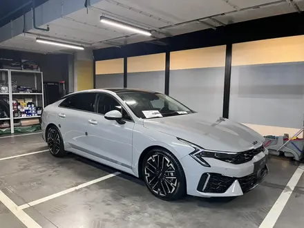 Kia K5 2023 года за 16 200 000 тг. в Алматы – фото 2