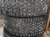 Зимние шипованные Pirelli 255/50/19 за 20 000 тг. в Усть-Каменогорск