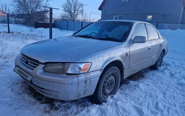 Toyota Camry 2000 года за 2 500 000 тг. в Актобе