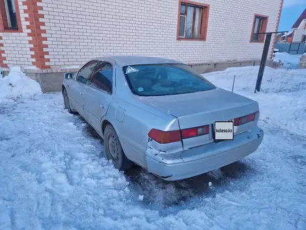 Toyota Camry 2000 года за 2 500 000 тг. в Актобе – фото 3