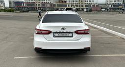 Toyota Camry 2018 года за 15 500 000 тг. в Астана – фото 4