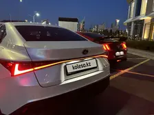 Lexus is-300, 2023