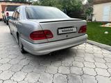 Mercedes-Benz E 430 1999 годаүшін3 500 000 тг. в Алматы – фото 2