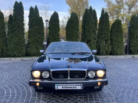 Jaguar XJ 1994 года за 9 000 000 тг. в Алматы – фото 3