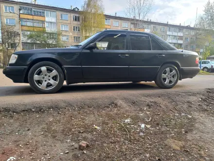 Mercedes-Benz E 280 1995 года за 2 700 000 тг. в Петропавловск – фото 7