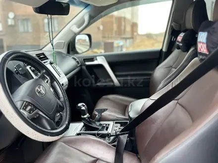 Toyota Land Cruiser Prado 2018 года за 23 000 000 тг. в Актобе