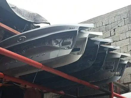 ЗАДНЯЯ КРЫШКА БАГАЖА НА HYUNDAI И KIA за 160 000 тг. в Караганда – фото 5