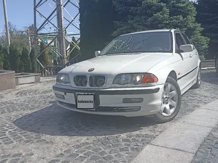 BMW 325 2001 года за 2 500 000 тг. в Алматы