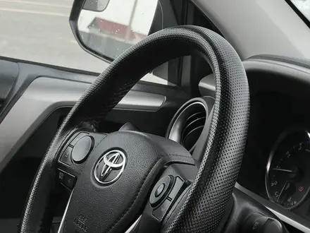 Toyota RAV4 2016 года за 7 500 000 тг. в Актобе – фото 10