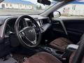 Toyota RAV4 2016 года за 7 500 000 тг. в Актобе – фото 12