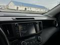 Toyota RAV4 2016 года за 7 500 000 тг. в Актобе – фото 13