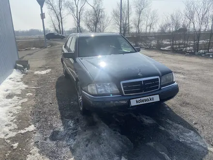 Mercedes-Benz C 230 1996 года за 2 300 000 тг. в Алматы – фото 2