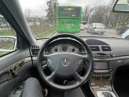 Mercedes-Benz E 320 2003 годаүшін7 000 000 тг. в Алматы – фото 30