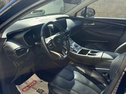 Hyundai Santa Fe 2022 года за 16 000 000 тг. в Алматы – фото 17