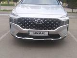 Hyundai Santa Fe 2022 годаүшін18 500 000 тг. в Караганда – фото 3