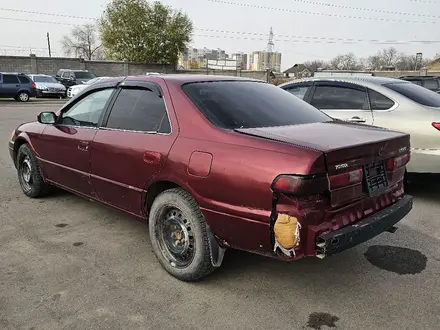 Toyota Camry 1998 года за 2 000 000 тг. в Алматы – фото 5