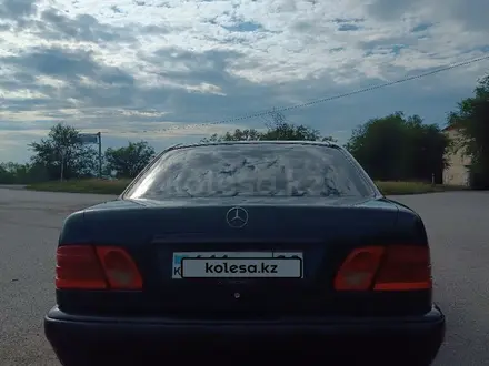 Mercedes-Benz E 200 1995 года за 2 300 000 тг. в Караганда – фото 9