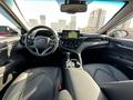 Toyota Camry 2022 года за 17 500 000 тг. в Астана – фото 12